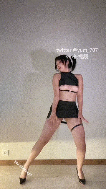 yum✨707 双马尾极品骚货，露出掘美嫩乳，高跟鞋热舞【107.9MB/5分钟】